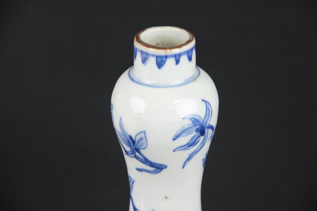 中国美術 清時代 　青花 博古文 長頸瓶 時代品 古磁 ENM23-5