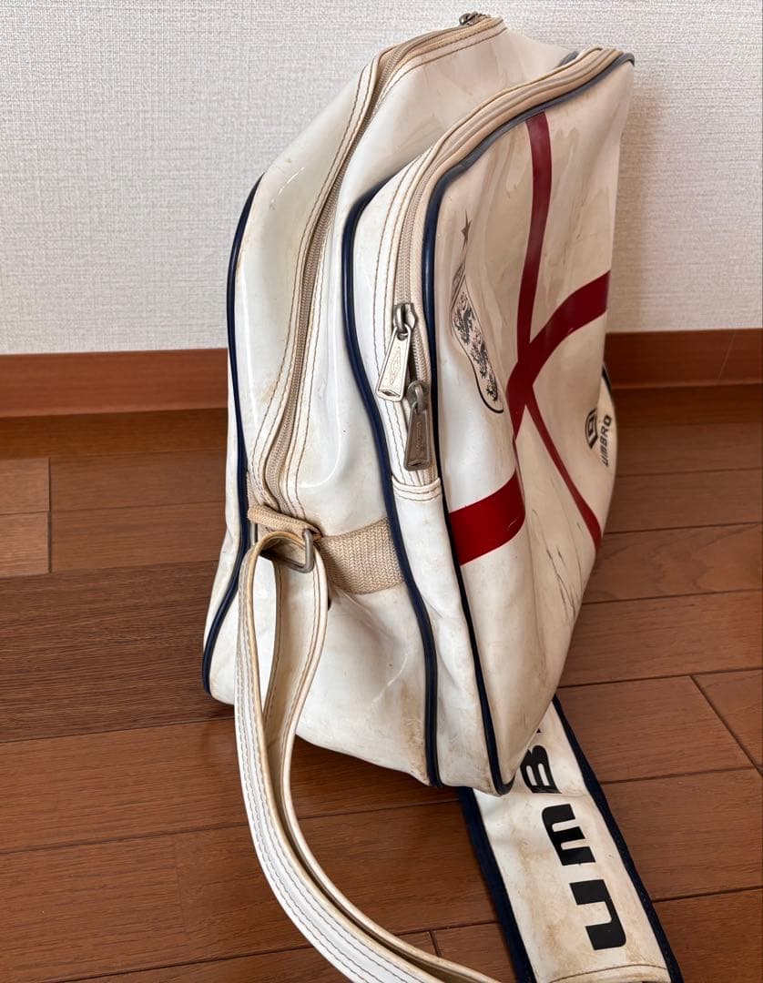 UMBRO イングランドエナメルバッグ 元日本代表サイン入り