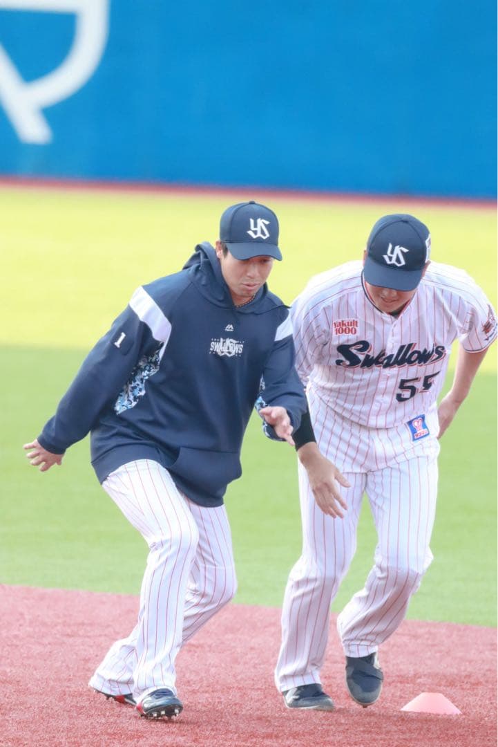 ［最終値下げ］東京ヤクルトスワローズ　プロコレパーカー　Mサイズ