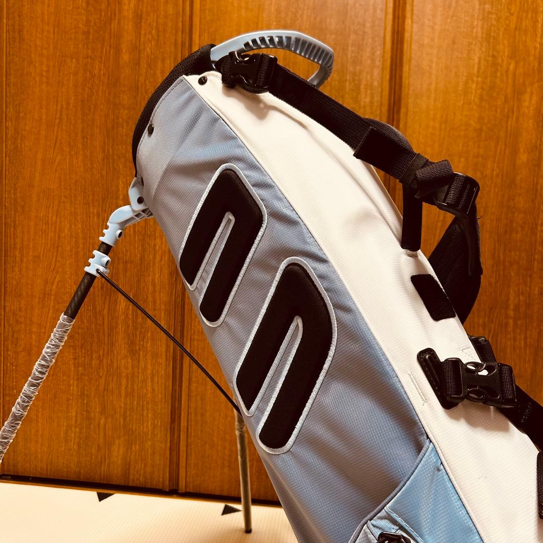 Titleist Players4 軽量キャディバッグ スタンド式 キャップ付き