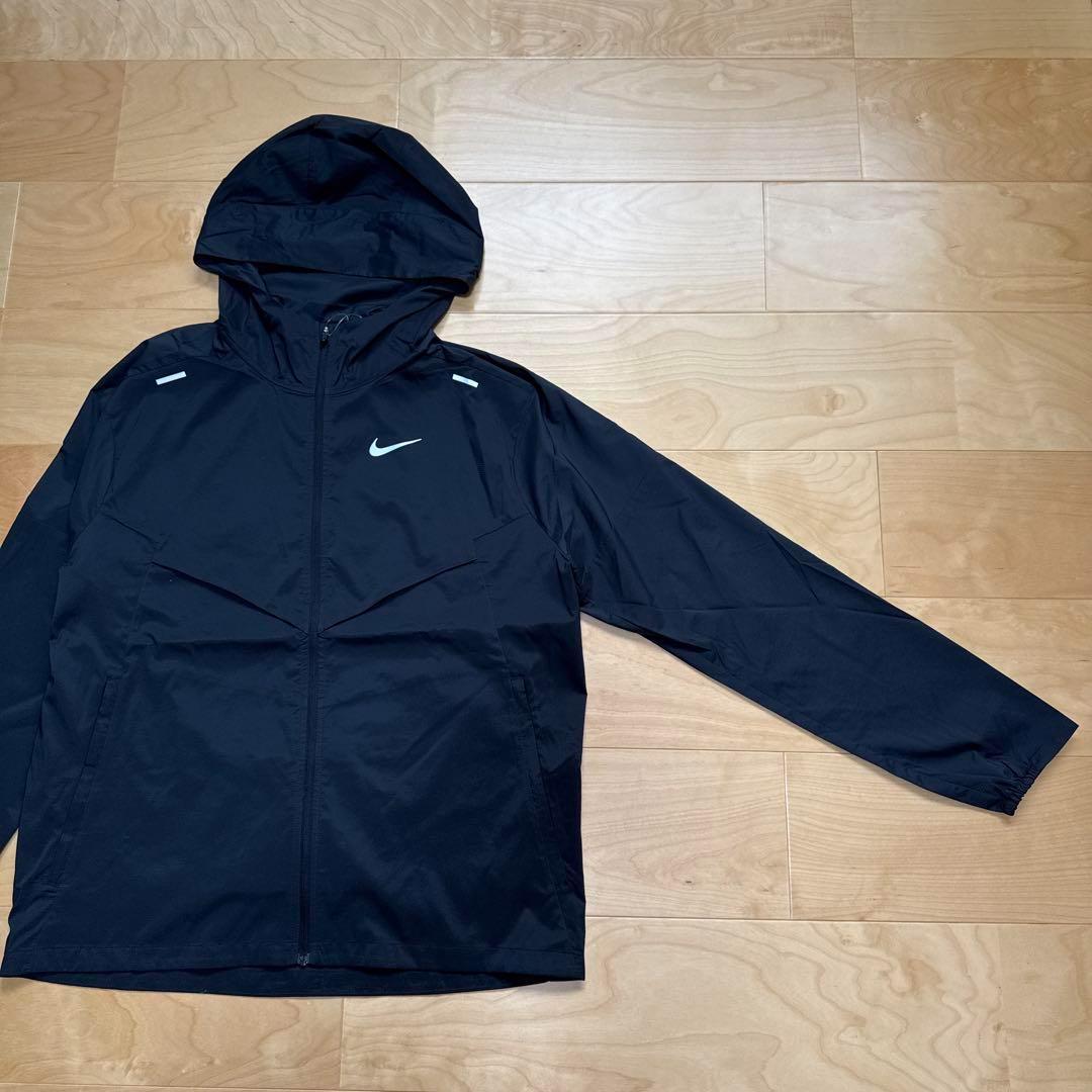 NIKE ランニングジャケット　ウィンドランナー　フルジップ　黒　XLサイズ新品