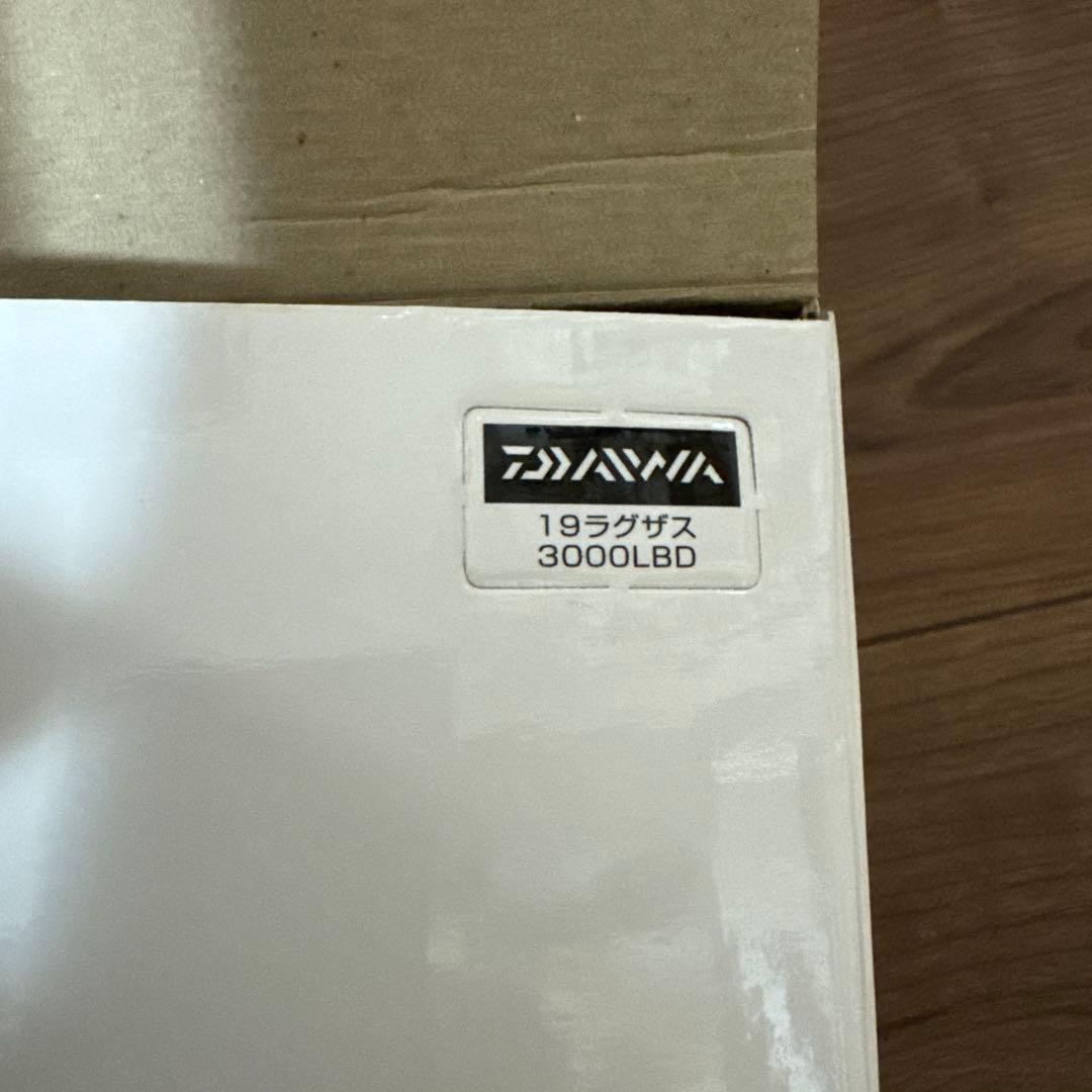 Daiwa 19LAXUS 3000H-LBD リール