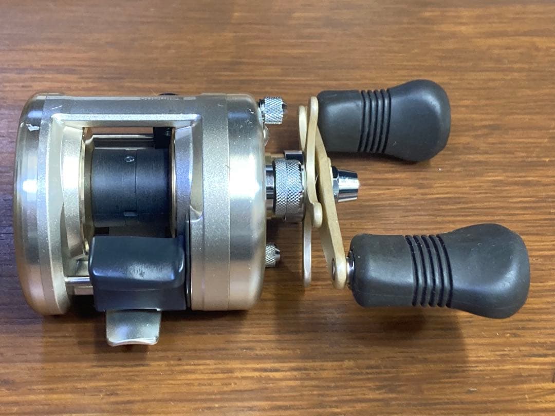 リール SHIMANO AXIS 100