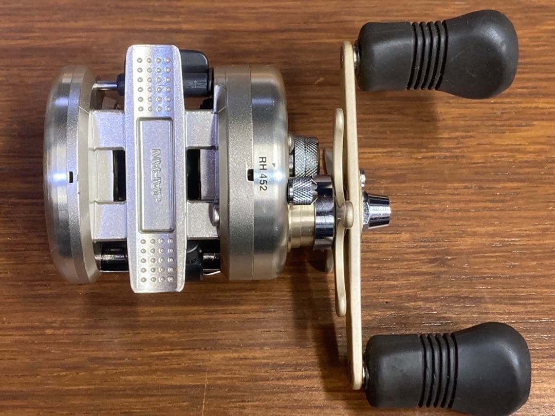 リール SHIMANO AXIS 100