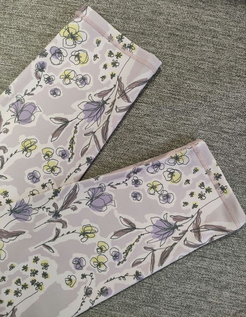 ㉚【美品】SUKALA スカーラ LAVA レギンス 花柄 M ライラック