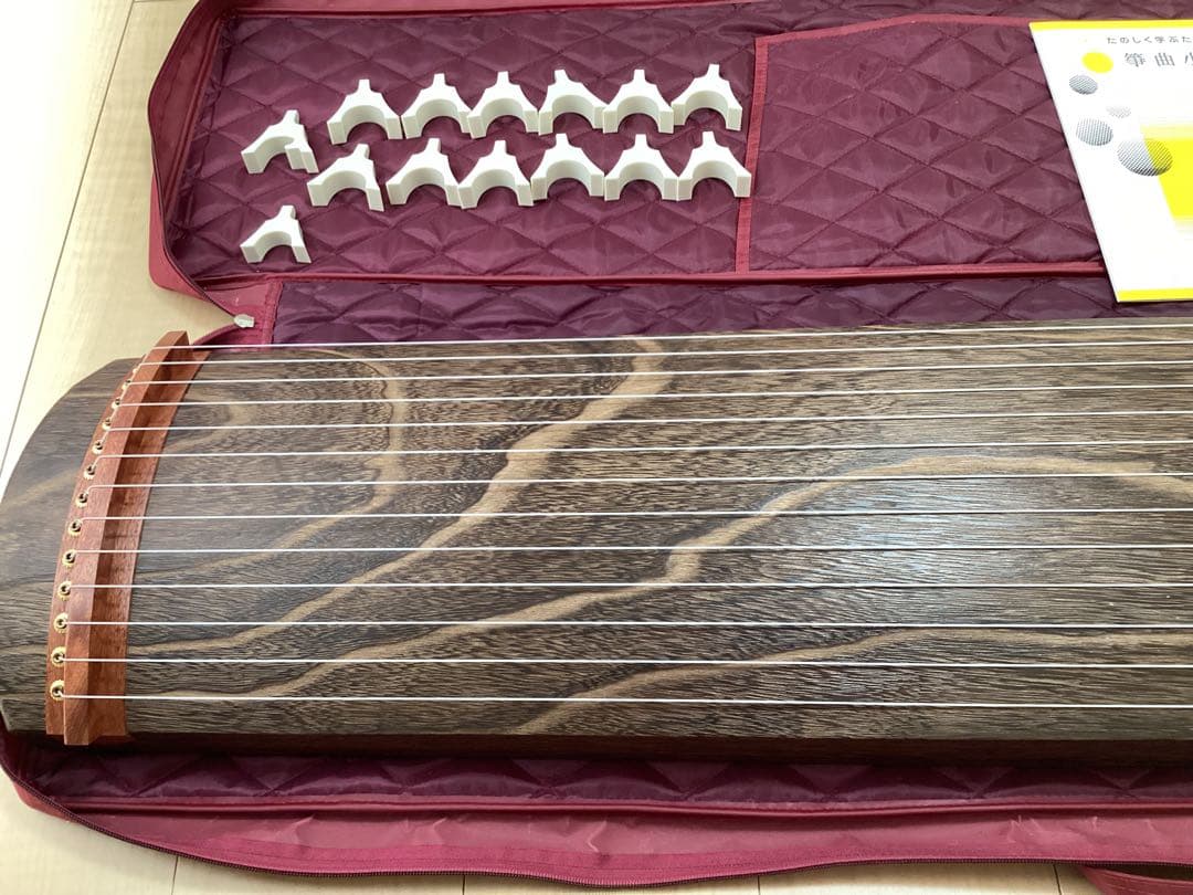 短筝 127cm 13弦　箏柱、ケース付き