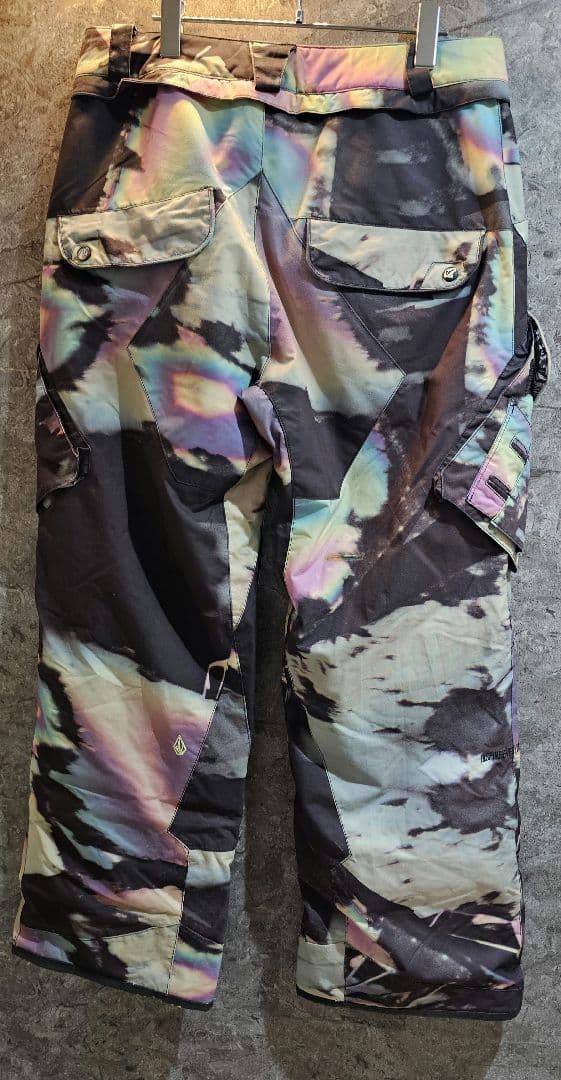 ✨上下セットアップ✨ VOLCOM　ボルコム　スノボウェア　虹色 総柄　L〜XL