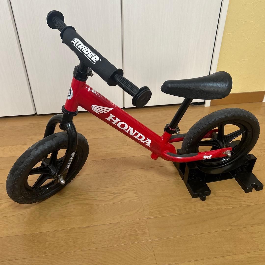 ストライダーHONDA限定モデル12インチ赤