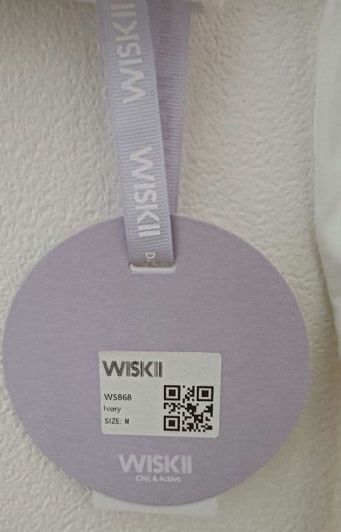 【新品未使用】WISKII ウィスキー リアクト長袖クロップトップ ホワイト
