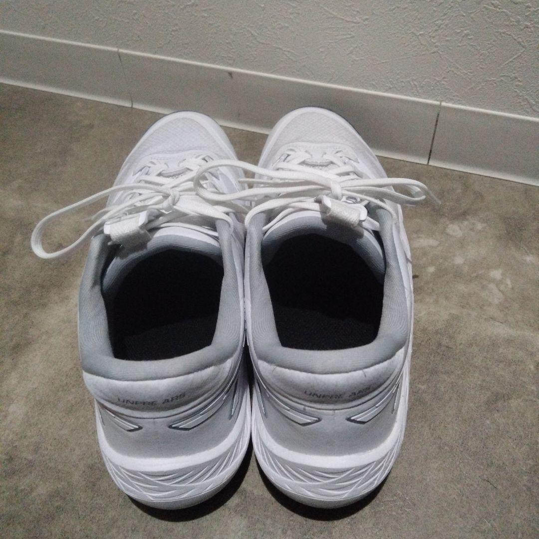 ASICS UNPRE ARS2 ホワイト バスケットシューズ