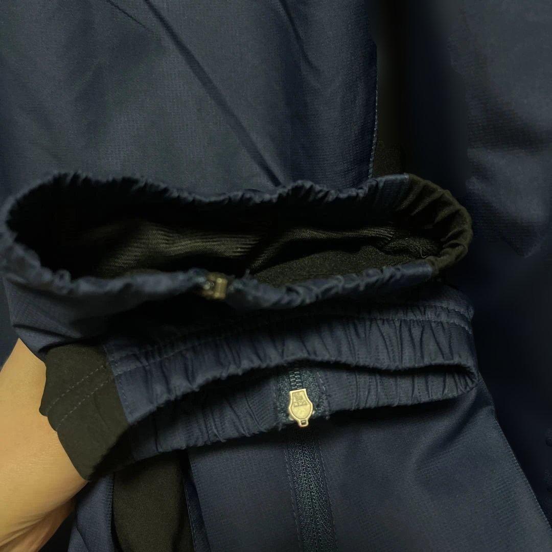 美品　ATHLETA ピステ　ウィンドブレーカー L 上下　セットアップ