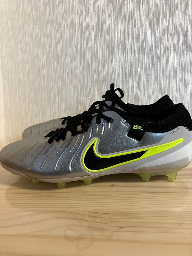 Nike Tiempo サッカーシューズとバッグセット