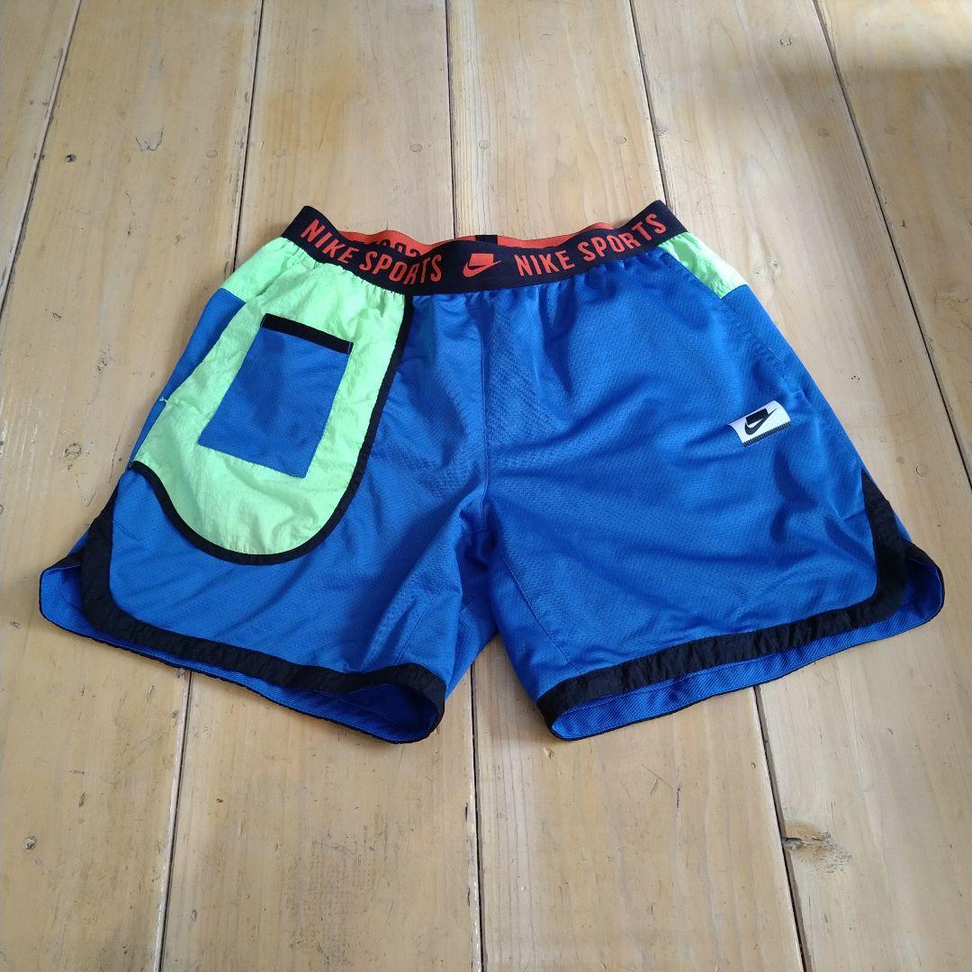 NIKE Mサイズ セットアップ ショートパンツ ナイロン ウインドブレーカー