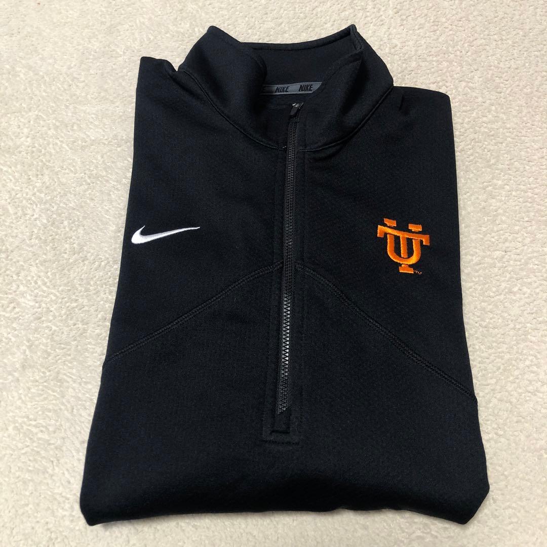 NIKE ナイキ　ハーフジップ　トレーニングウェア　スウォッシュ刺繍ロゴ　黒