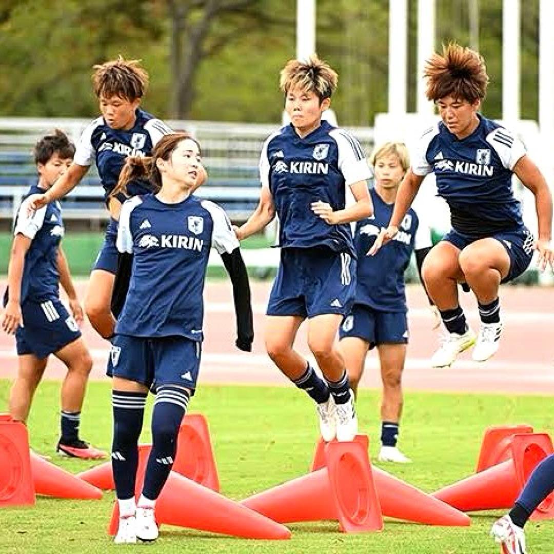 【未使用】adidas 女子日本代表 トレーニングトップ/プラクティスシャツ M