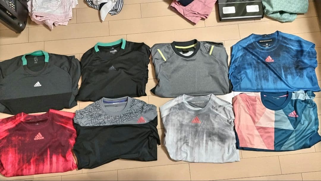 adidas　ゲームシャツやトレーニングウェア数回着用の美品もあります。