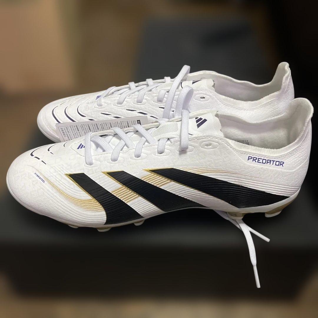 新品タグ付きadidas Predator サッカースパイク 27㎝