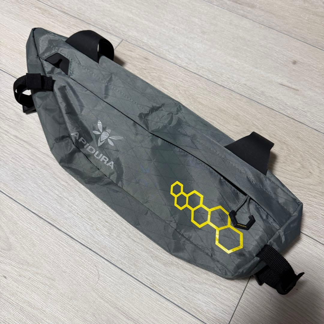 本日限り値下げ・ アピデュラ(APIDURA)フレームバッグ 3L スモール