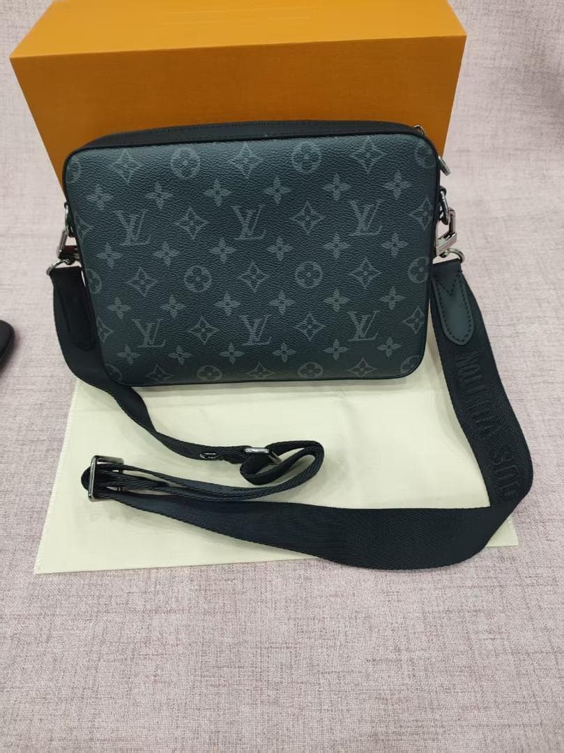 ルイヴィトン エクリプス トリオ メッセンジャーバッグ 黑