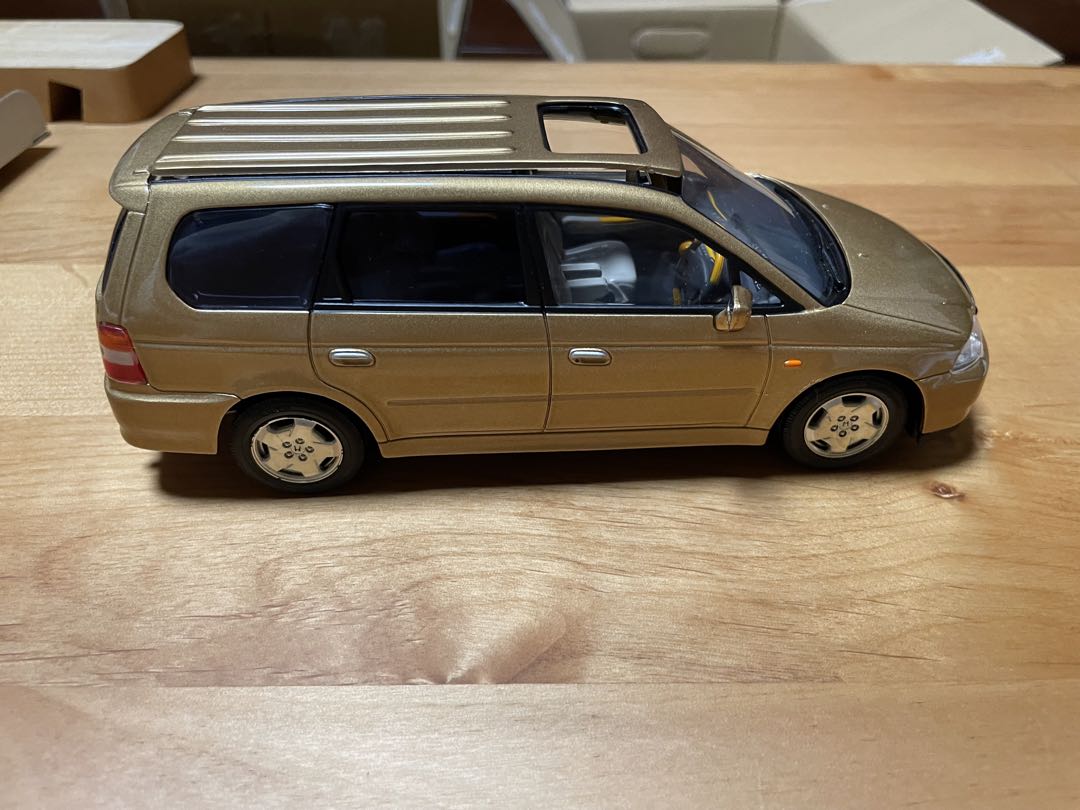 HONDA  金色オデッセイ