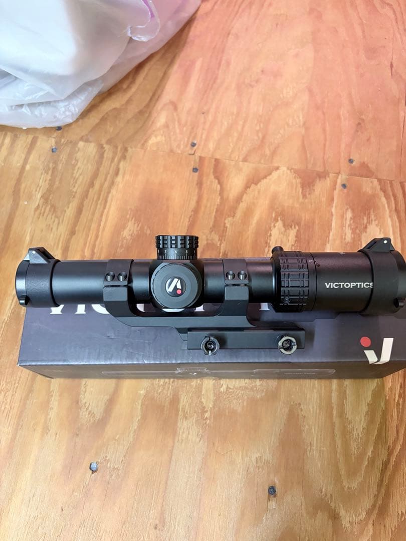 【つぼみアームズ】VictOptics S6 1-6x24 マウント付