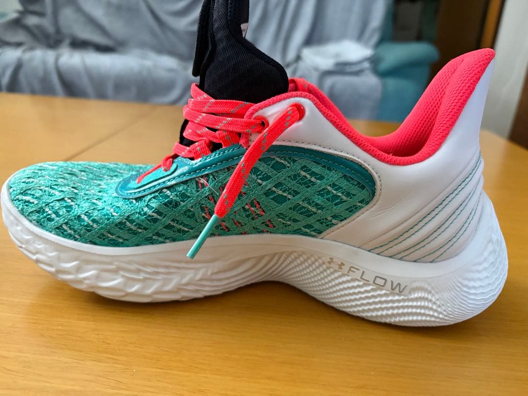 バスケットボールシューズ ターコイズ UNDER ARMOUR サイズ25.5