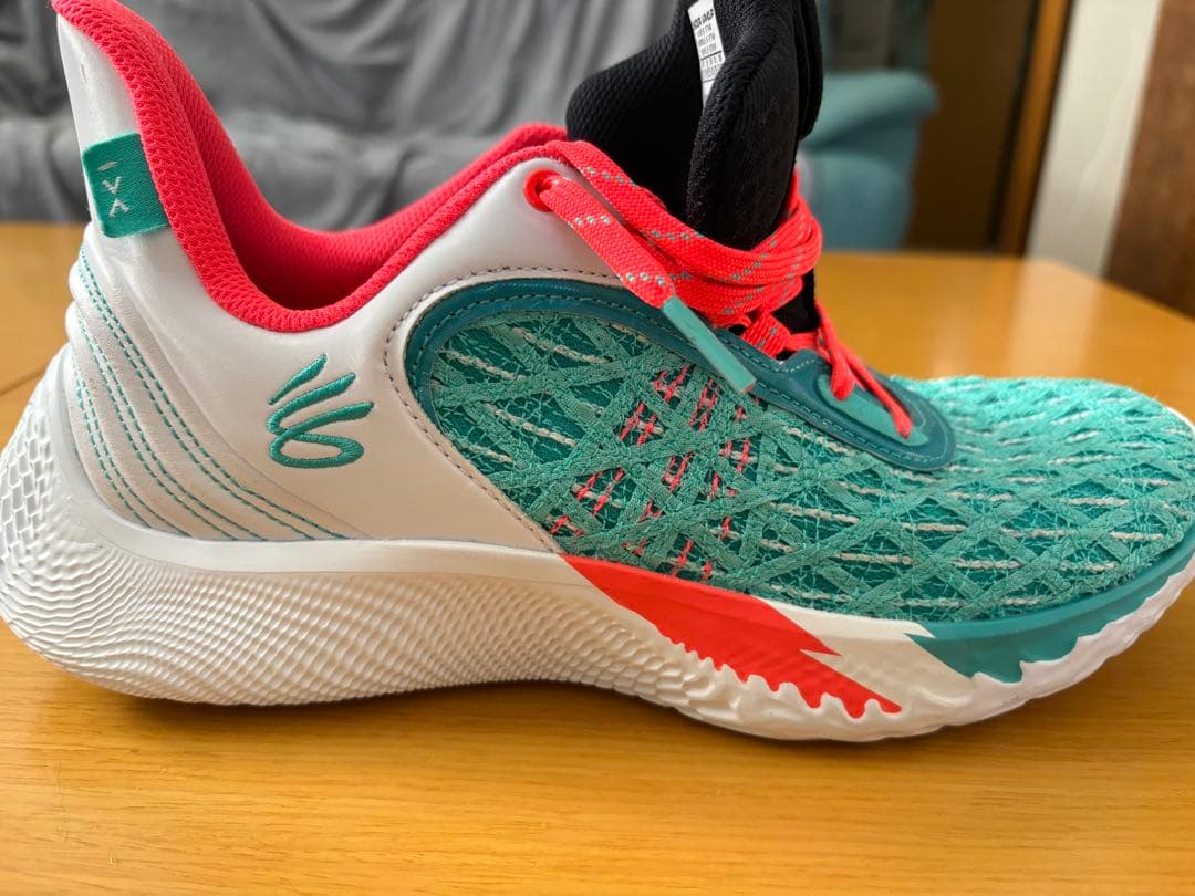 バスケットボールシューズ ターコイズ UNDER ARMOUR サイズ25.5