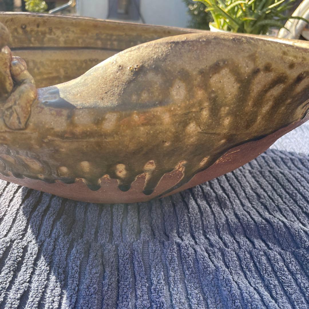 信楽焼　ビードロ蛙付めだか鉢　金魚鉢・陶器　47×17