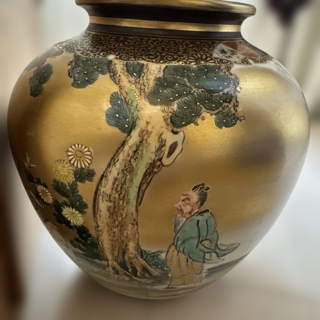 金色の陶器花瓶 手描き　九谷焼