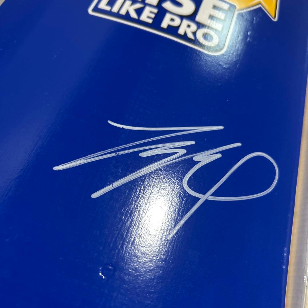 スケボーデッキ　レッドブル　RISE LIKE PRO