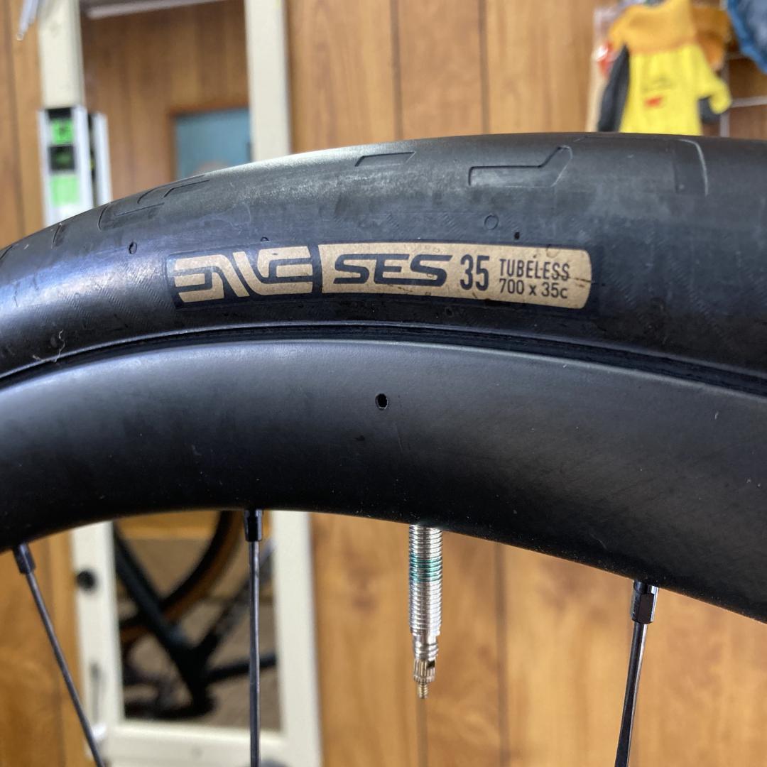 ENVE SES TUBELESS READY TIRE700×35　オマケ付き