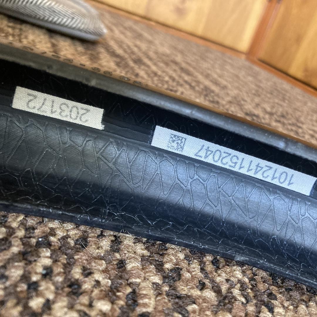 ENVE SES TUBELESS READY TIRE700×35　オマケ付き