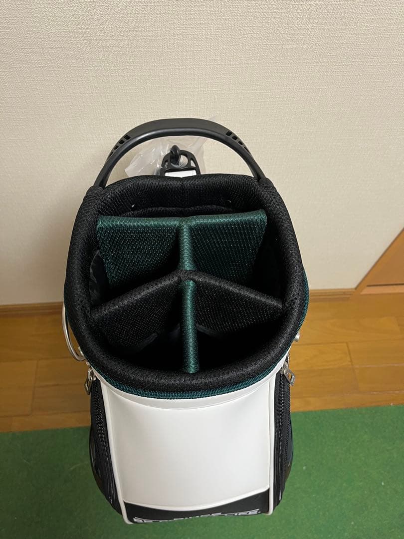 新品未使用　ADABAT キャディバッグ ホワイト・グリーン