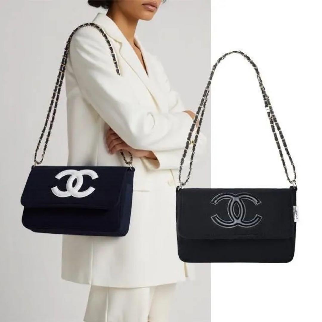 C*♡様 CHANEL シャネル ミニバッグ ポーチ ブラック×ホワイトロゴ チ