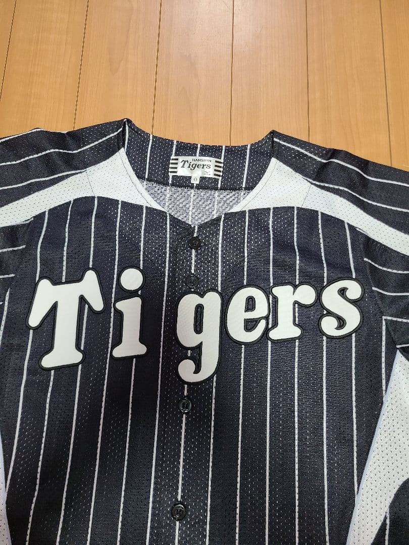 美品 阪神タイガース ユニフォーム Oサイズ 黒色