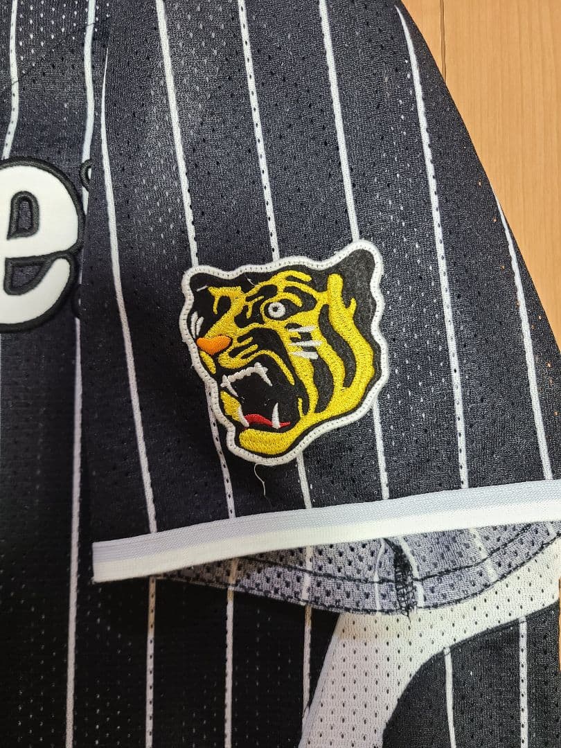 美品 阪神タイガース ユニフォーム Oサイズ 黒色