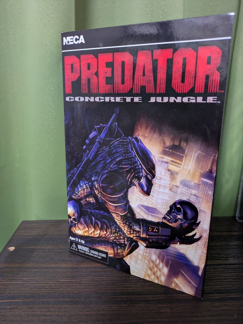 Neca スカーフェイスプレデター