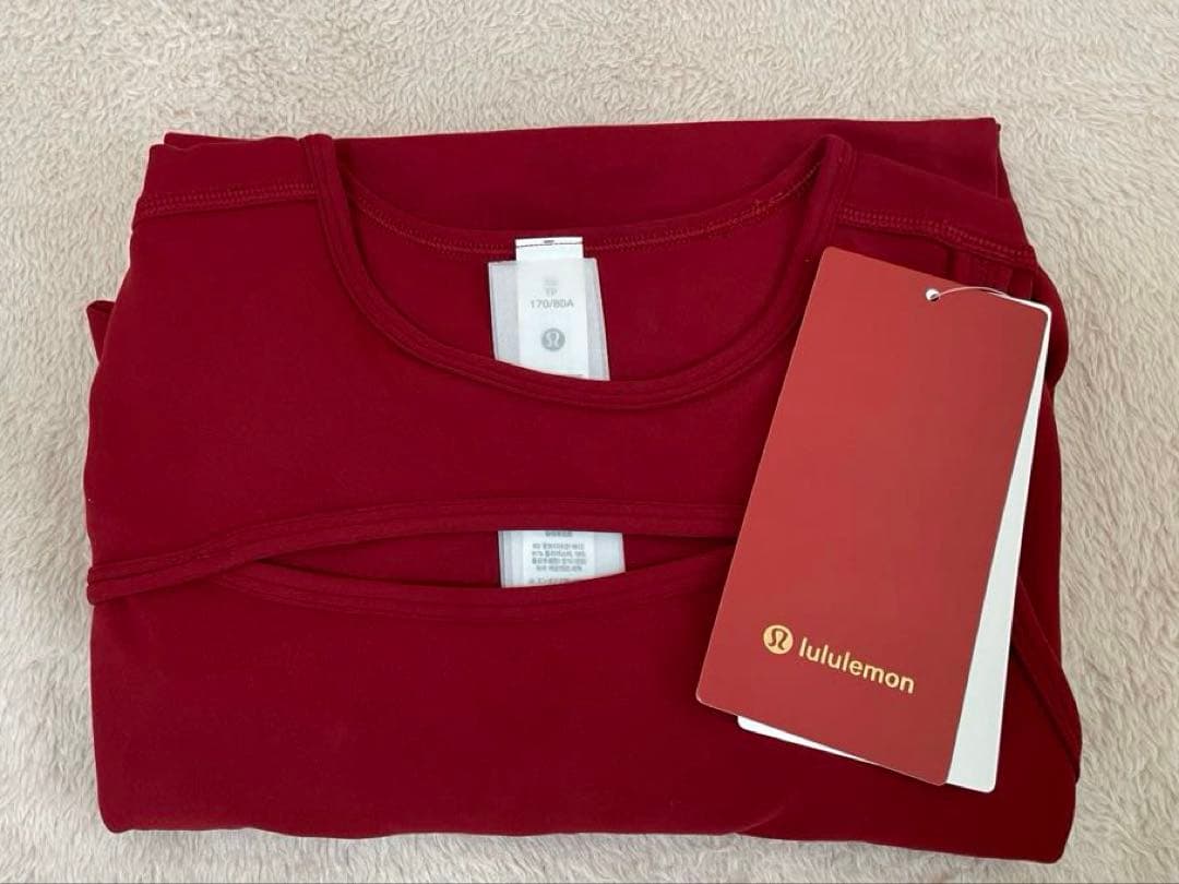 未使用タグ付き新品✨ Lululemon Nulu キーホール長袖シャツ