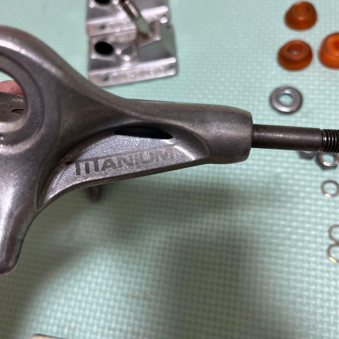 independentトラック144 titanium スケートボード　⒏25