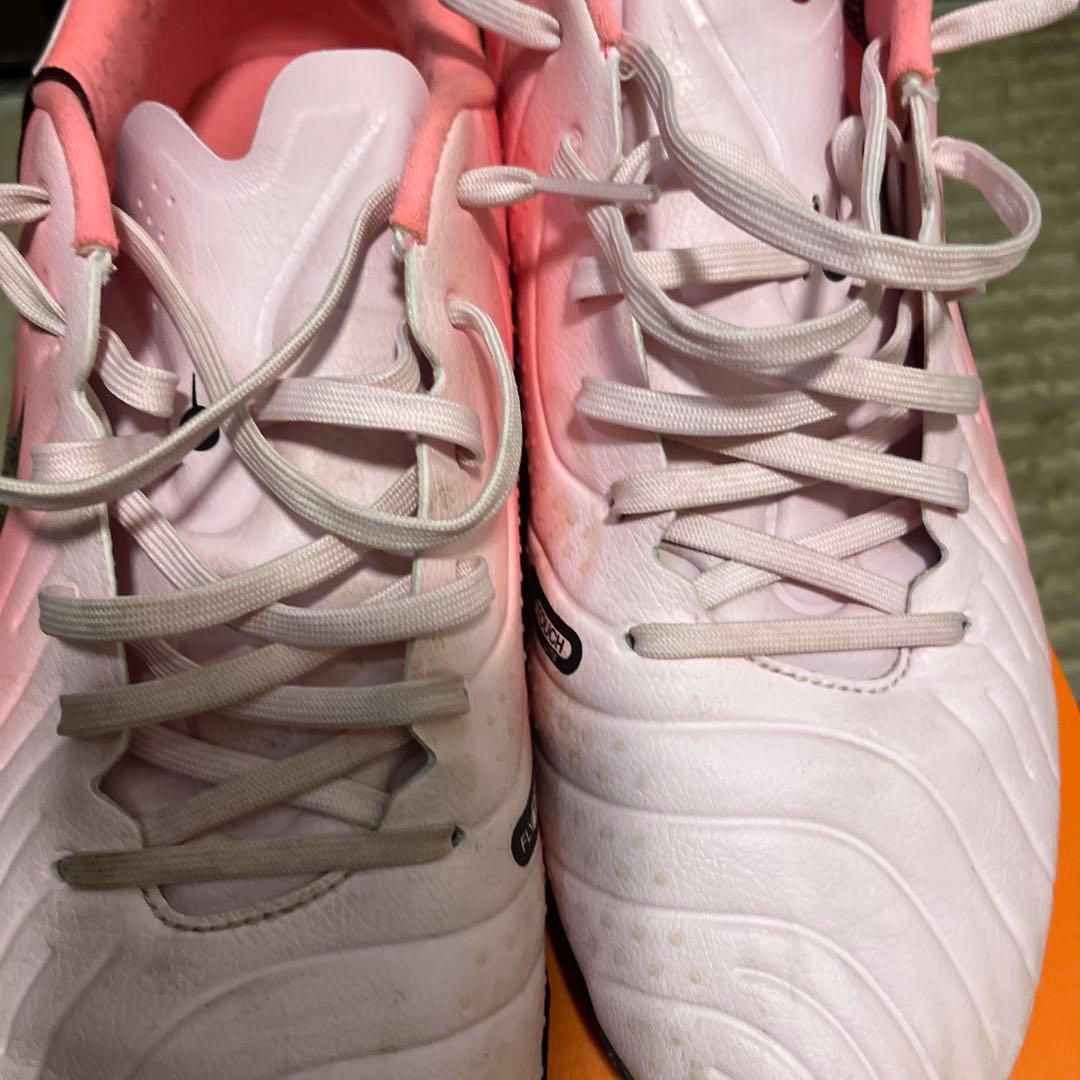 Nike サッカーシューズ ピンク ブラック