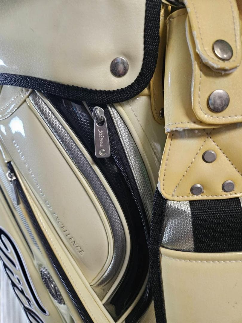 送料無料/美品　大型高級Titleist エナメルゴルフバッグ オフホワイト