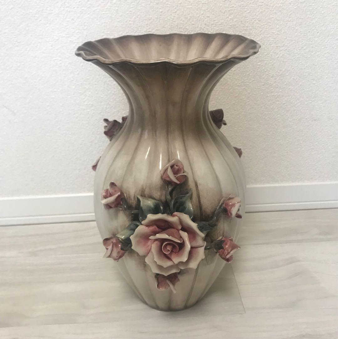 ＊送料込み＊イタリア製花瓶 カポディモンテ アンティーク バラ 陶器 花陶