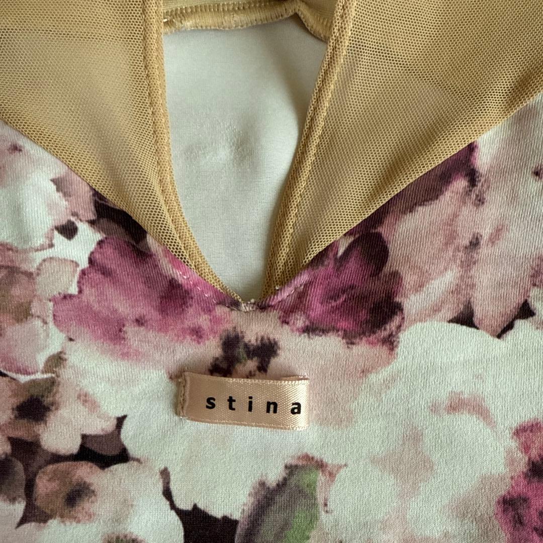 stina 花柄 レオタード　M 140〜150