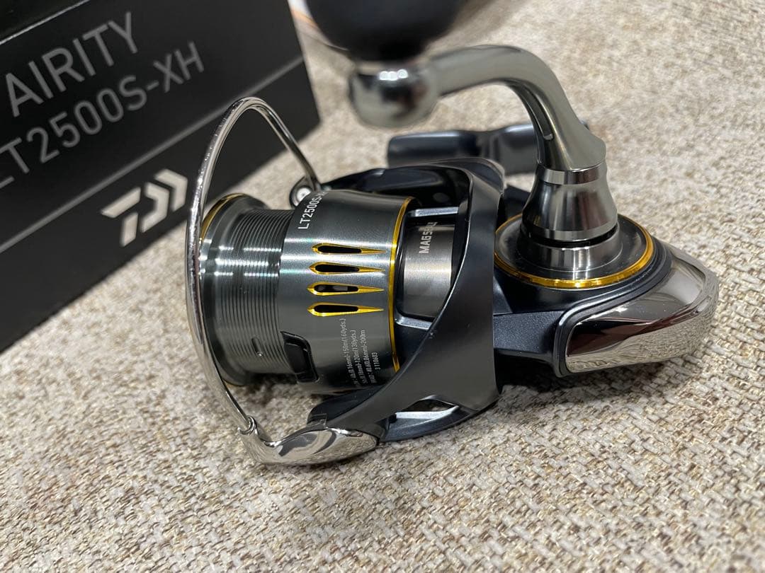 カサゴDAIWA 23エアリティ LT 2500S XH