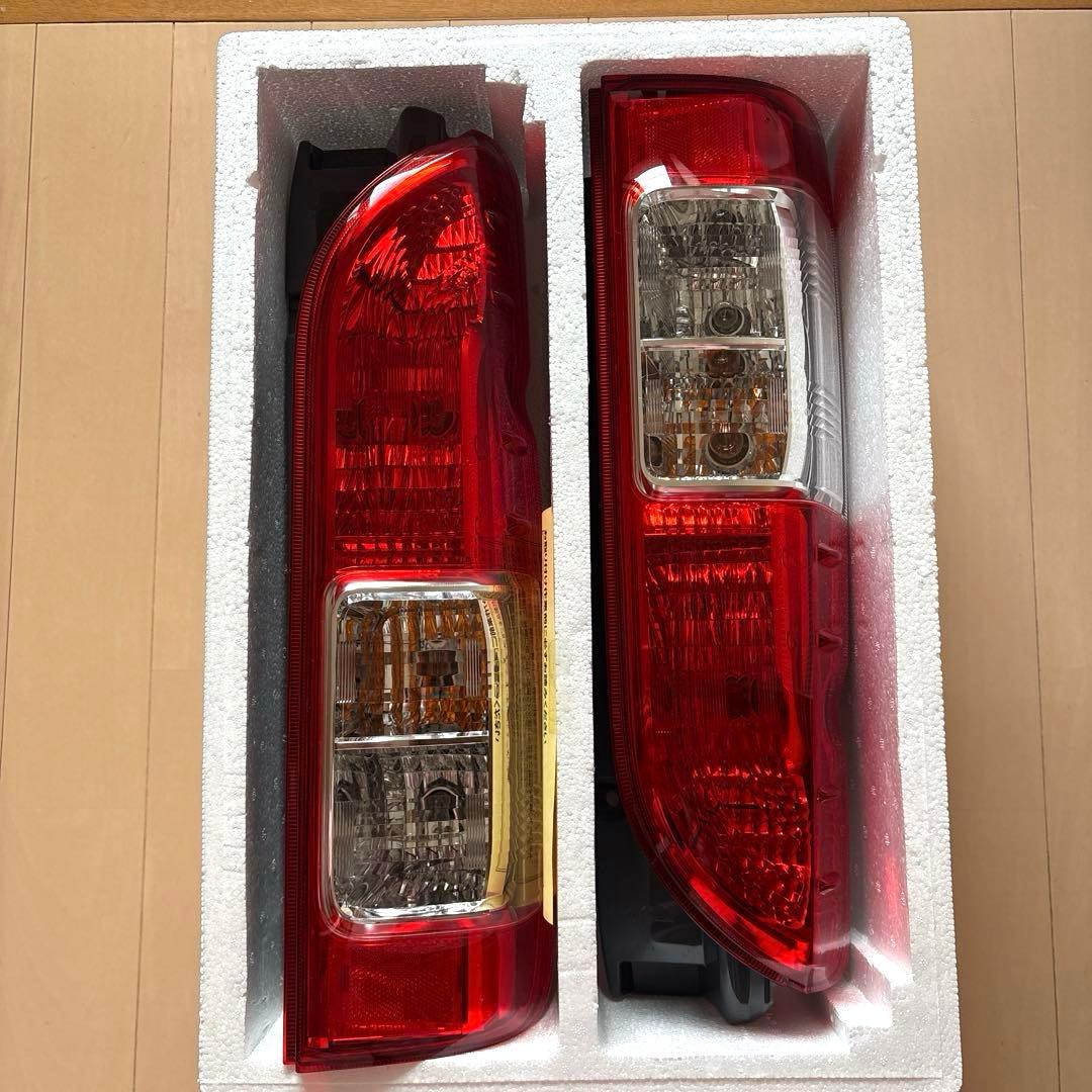 TOYOTA 純正 トヨタ テールランプ