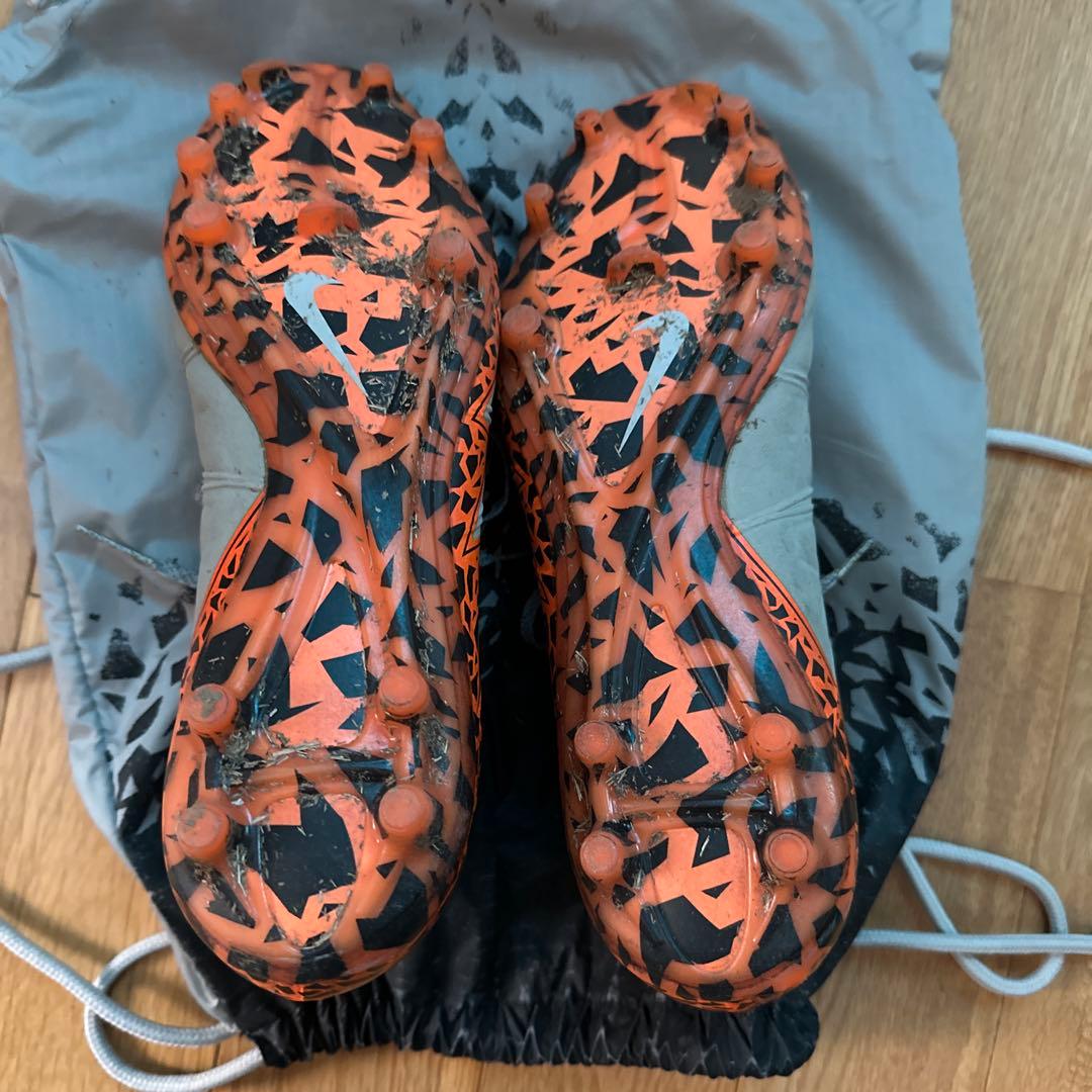 NIKEハイパーヴェノムファントム2 FG