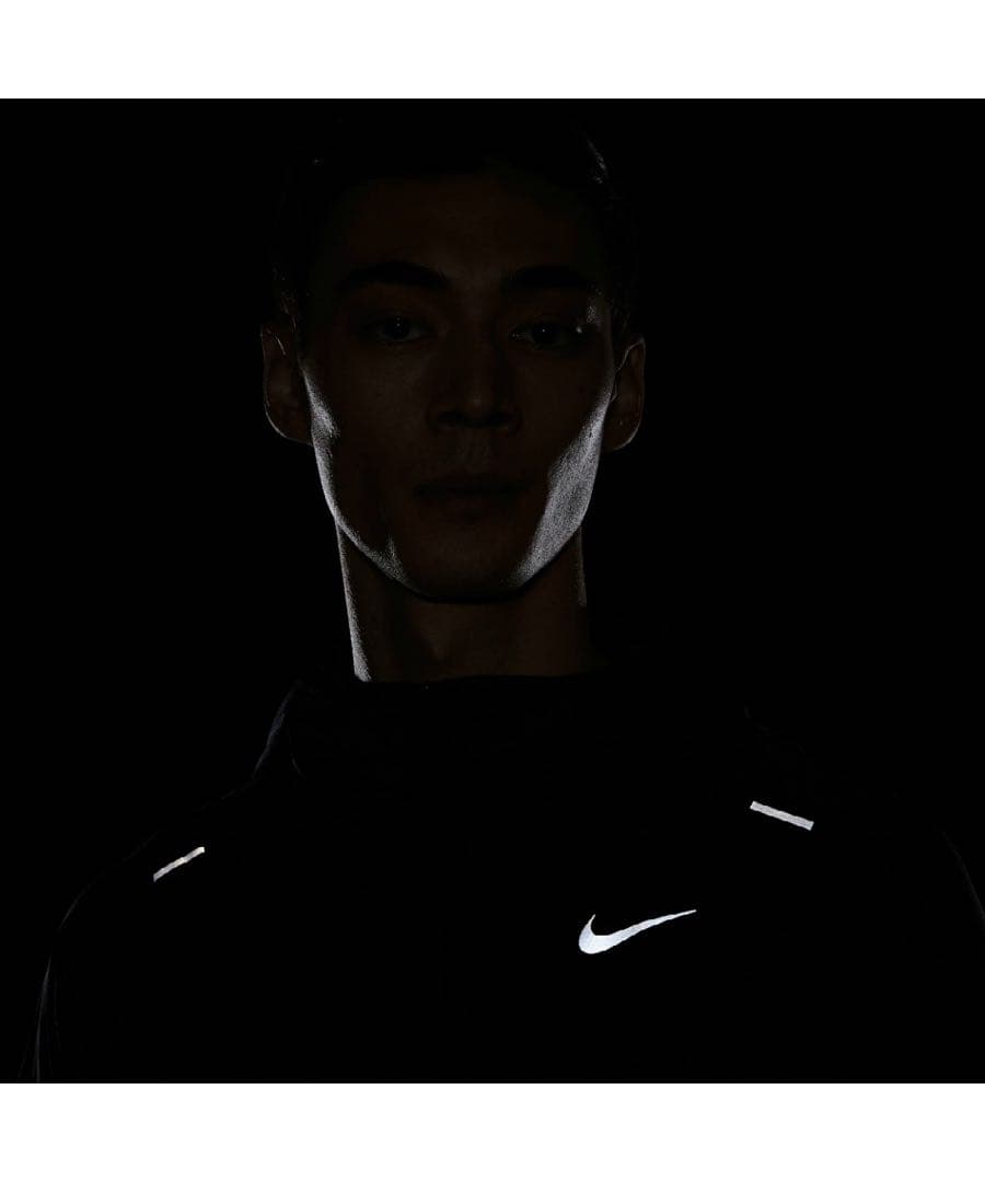 ナイキ　ウィンドランナーメンズ　ランニングジャケット