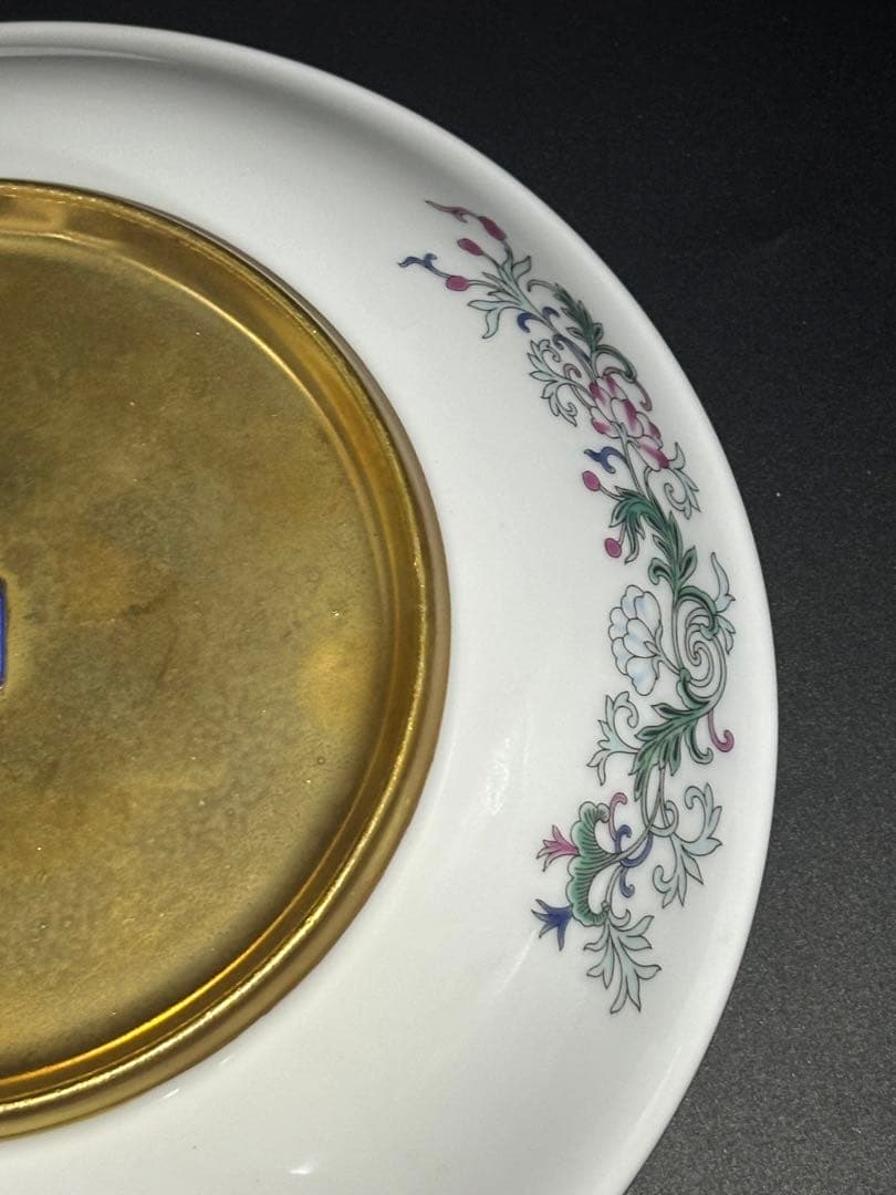中国　清 手描き装飾の陶磁器皿