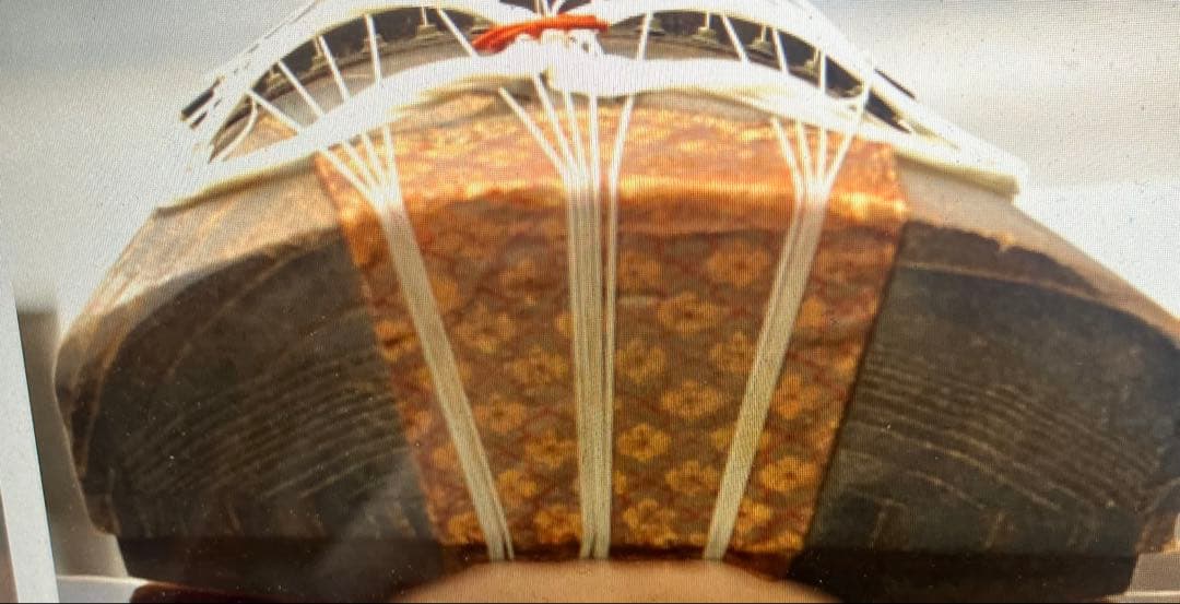 13弦お琴 並甲 すだれ彫り 並甲 すだれ彫り 琴柱他一式付き