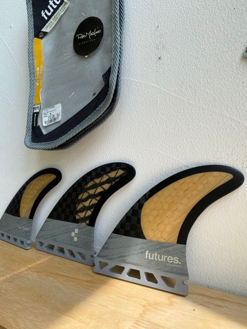 新品GW特価futures Rob Machado トライフィン カーボン